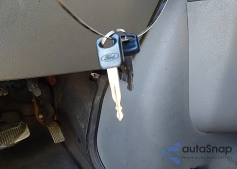 2009 Ford E-350 Super Duty Xl/Xlt из США, поврежденный, VIN 1FBNE31L79DA68131